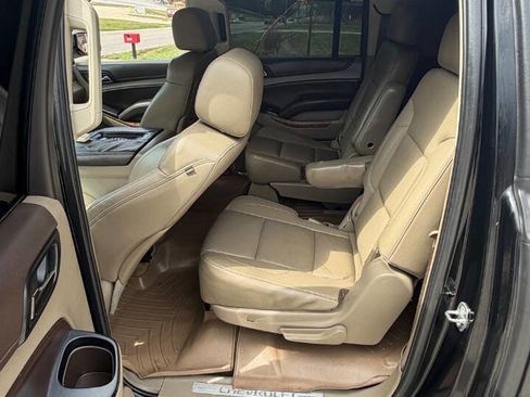 Used 2015 Chevrolet Suburban LTZ image 11