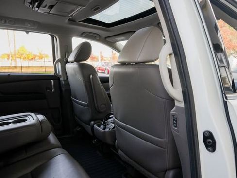Used 2016 Honda Odyssey Touring image 32