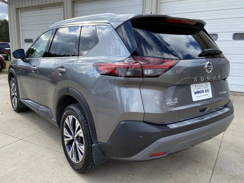 Used 2021 Nissan Rogue SV w/ Premium Package image 5