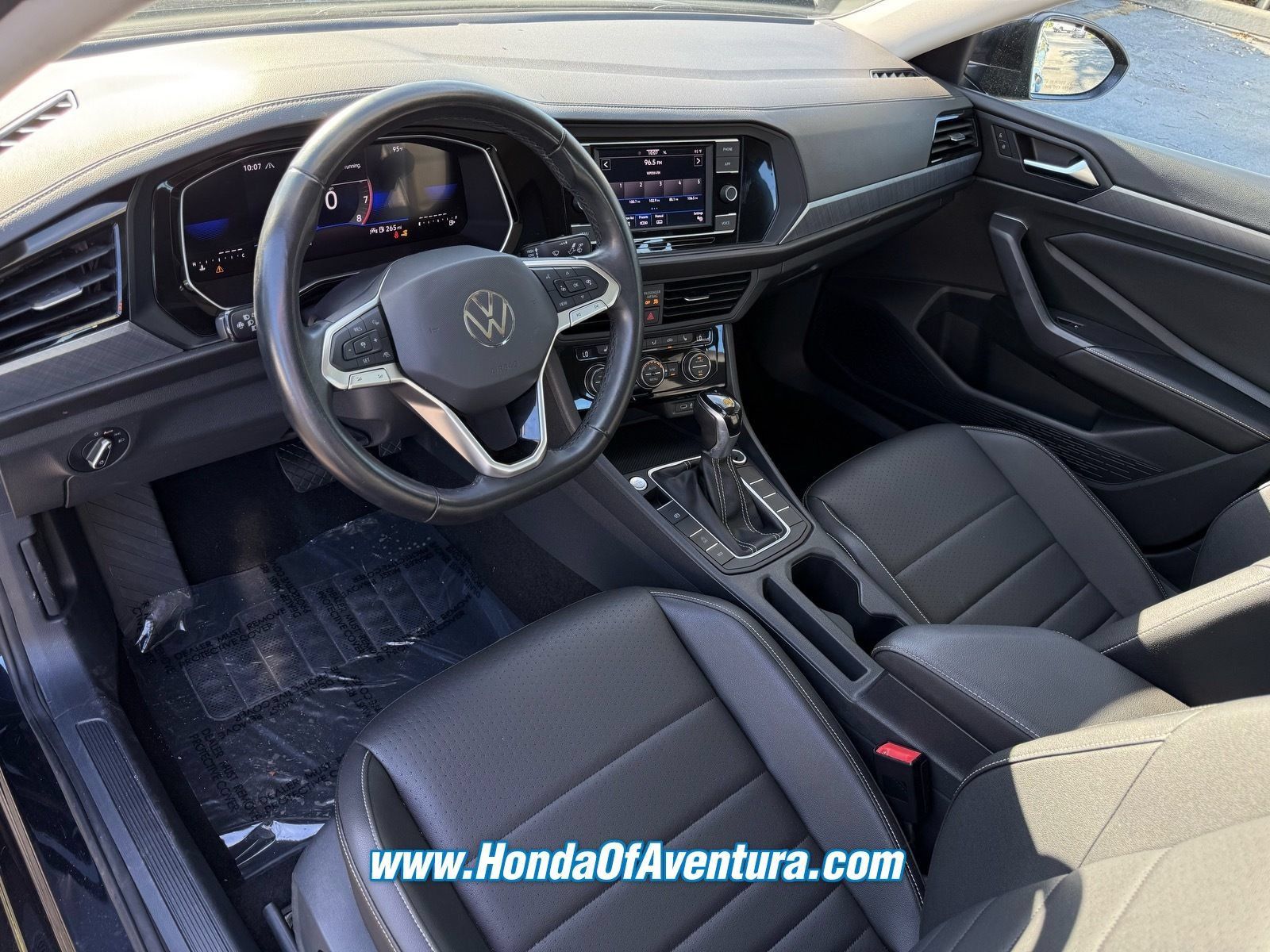 Used 2024 Volkswagen Jetta SE FWD image 20