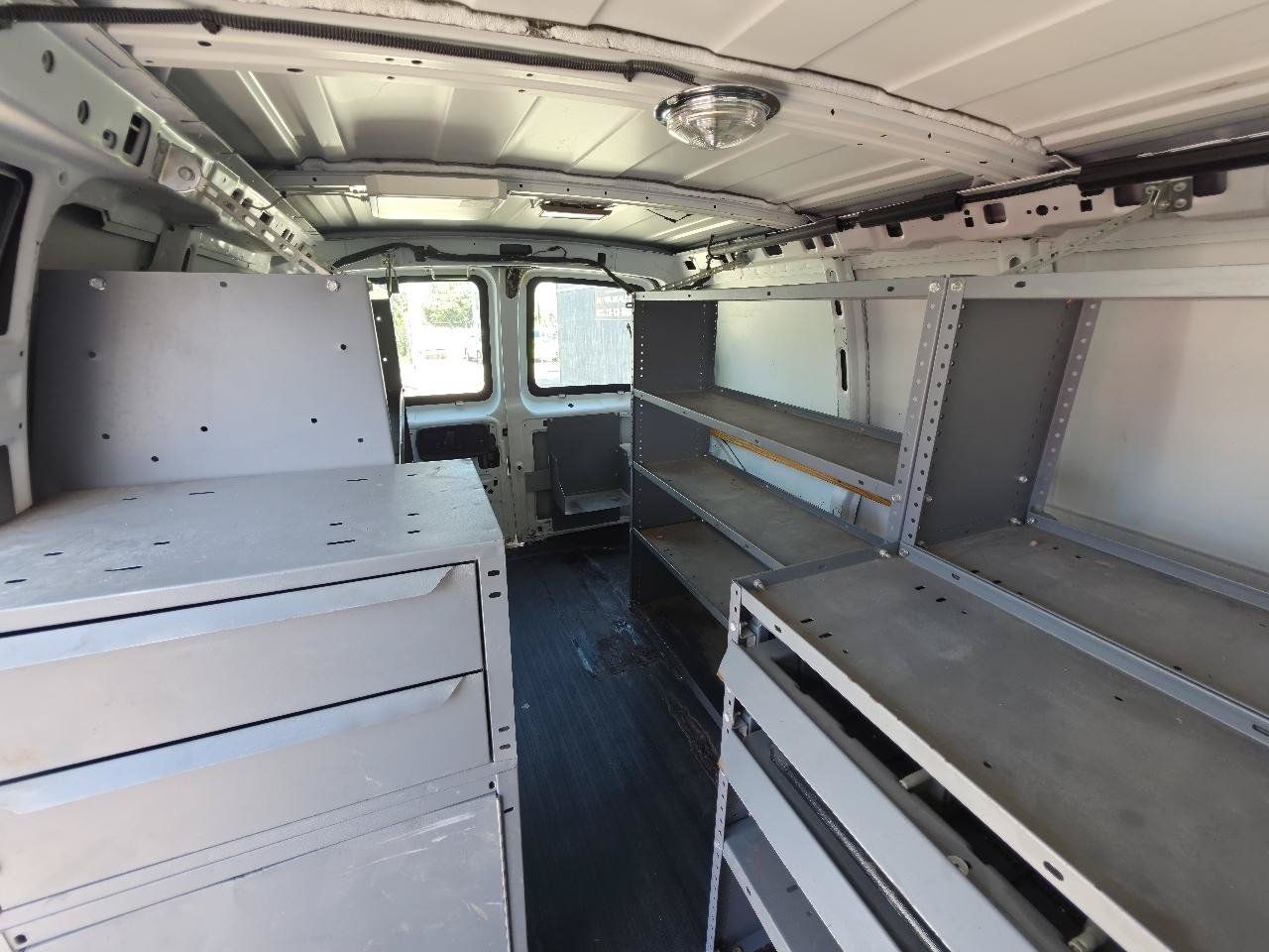 Used 2013 Chevrolet Express 2500 RWD image 17