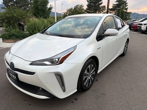 Used 2020 Toyota Prius LE w/ Carpet Mat Package AWD/4WD image 3