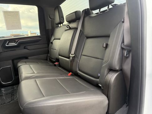 Used 2024 GMC Sierra 3500 SLT image 16