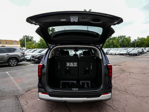Used 2025 Kia Carnival EX FWD image 53