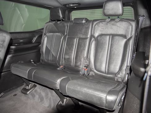 Used 2025 Jeep Wagoneer Series II AWD/4WD image 9