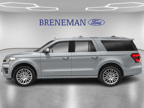 Used 2024 Ford Expedition Max XLT image 3