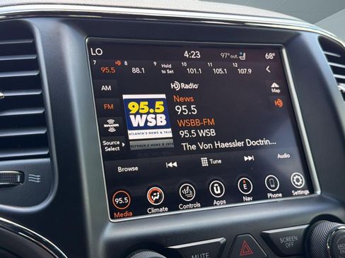 Used 2018 Jeep Grand Cherokee Overland AWD/4WD image 21