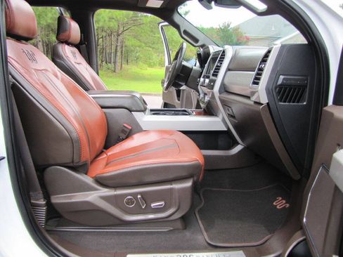 Used 2019 Ford F250 King Ranch w/ King Ranch Ultimate Package AWD/4WD image 23