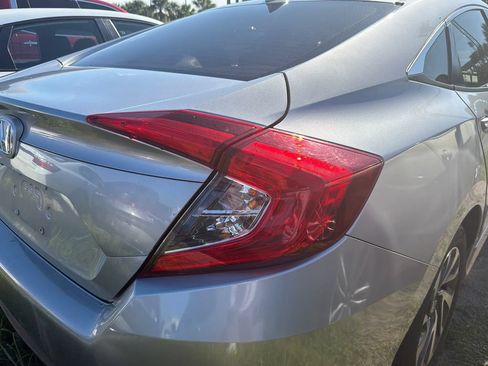 Used 2017 Honda Civic EX image 10
