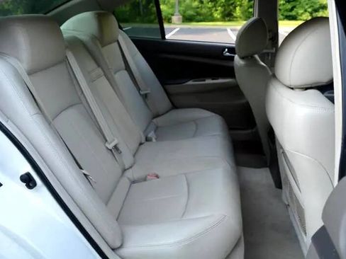 Used 2015 INFINITI Q40 w/ Moonroof Package image 16