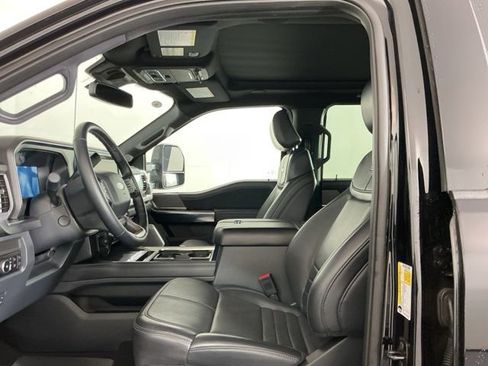 Certified 2025 Ford F450 Platinum w/ FX4 Off-Road Package image 18