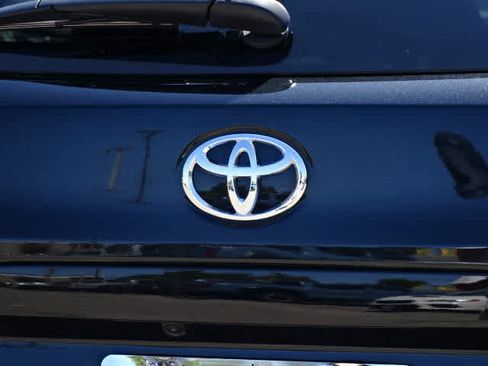 Certified 2025 Toyota Corolla Cross XLE w/ Convenience Package FWD image 9