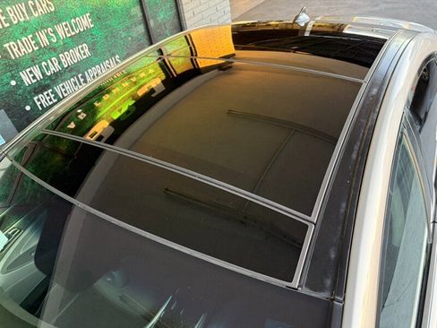 Used 2012 Hyundai Sonata Hybrid w/ Ultimate Pkg image 16