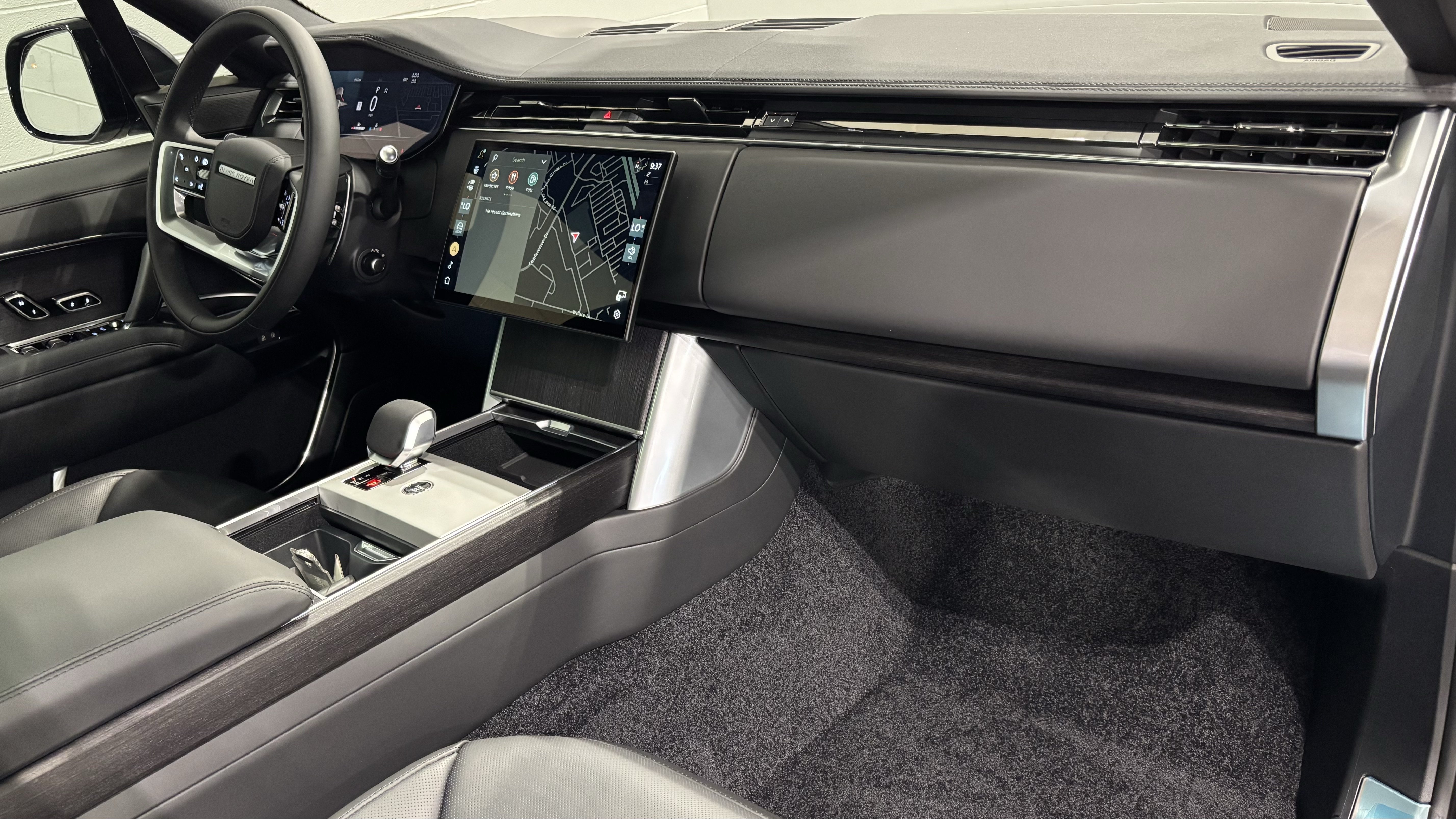New 2026 Land Rover Range Rover Long Wheelbase SE AWD/4WD image 4