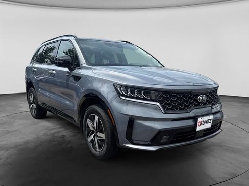 Used 2021 Kia Sorento EX w/ Panoramic Sunroof Package AWD/4WD image 3
