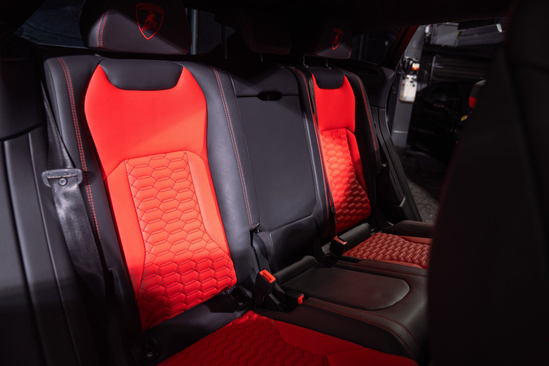 Used 2022 Lamborghini Urus AWD/4WD image 48