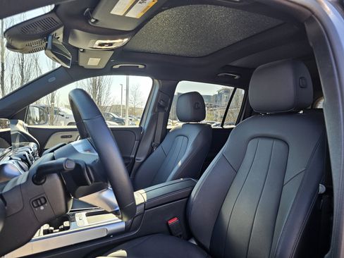 Certified 2025 Mercedes-Benz GLB 250 4MATIC image 7