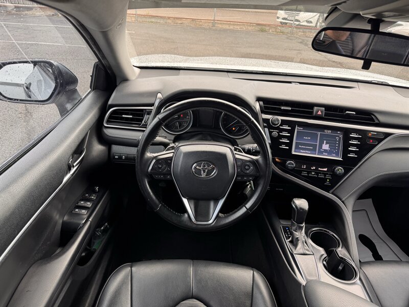 Used 2019 Toyota Camry SE FWD image 16