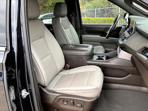 Used 2022 GMC Yukon XL SLT image 9