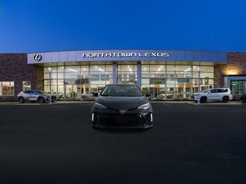 Used 2017 Toyota Corolla SE w/ SE Premium Package image 19