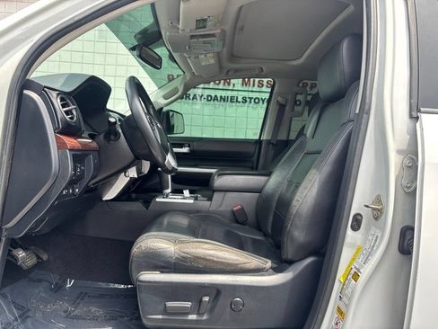 Used 2016 Toyota Tundra Limited w/ Limited Premium Package RWD image 3