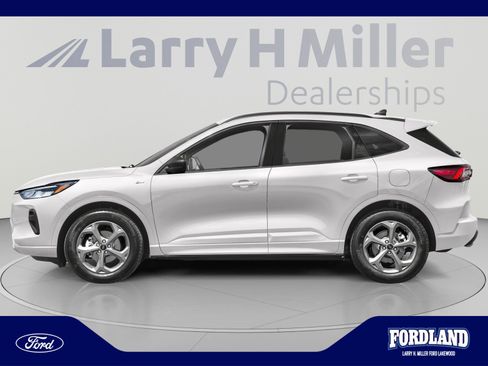 Used 2023 Ford Escape ST-Line AWD/4WD image 3