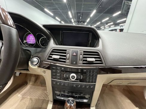 Used 2011 Mercedes-Benz E 550 E 550 w/ Premium 2 Pkg image 38