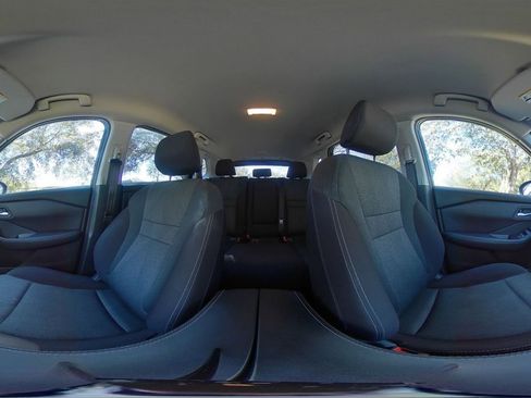 Used 2025 Nissan Rogue SV image 39