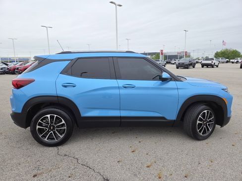 Used 2025 Chevrolet TrailBlazer LT w/ Convenience Package FWD image 17