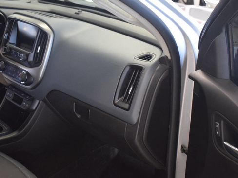 Used 2018 Chevrolet Colorado Z71 AWD/4WD image 45
