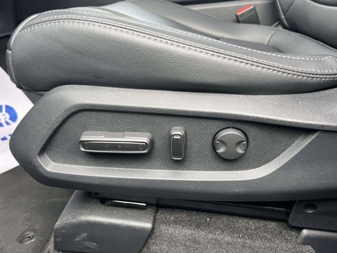 Used 2023 Honda Pilot Touring image 19