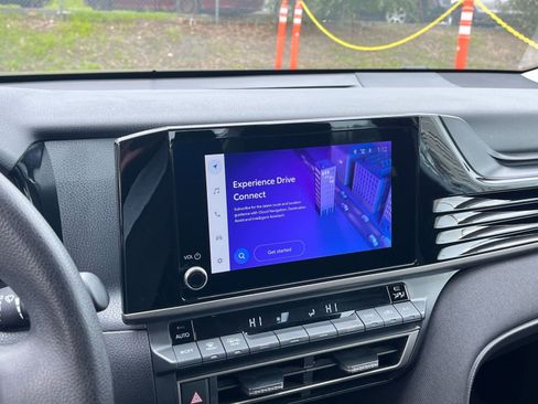 Used 2025 Toyota Camry LE image 20