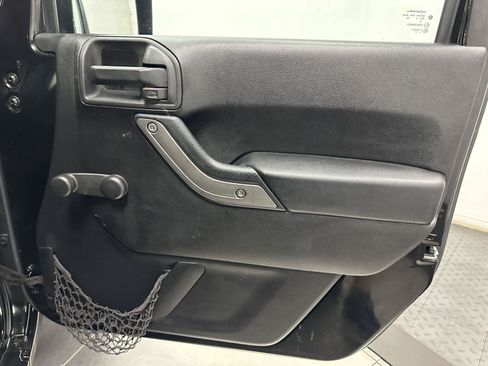 Used 2014 Jeep Wrangler Unlimited Sport w/ Connectivity Group AWD/4WD image 36