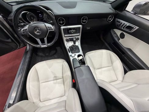 Used 2013 Mercedes-Benz SLK 250 image 21