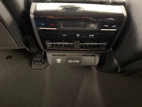 Used 2024 Acura MDX SH-AWD w/ Technology Package image 28