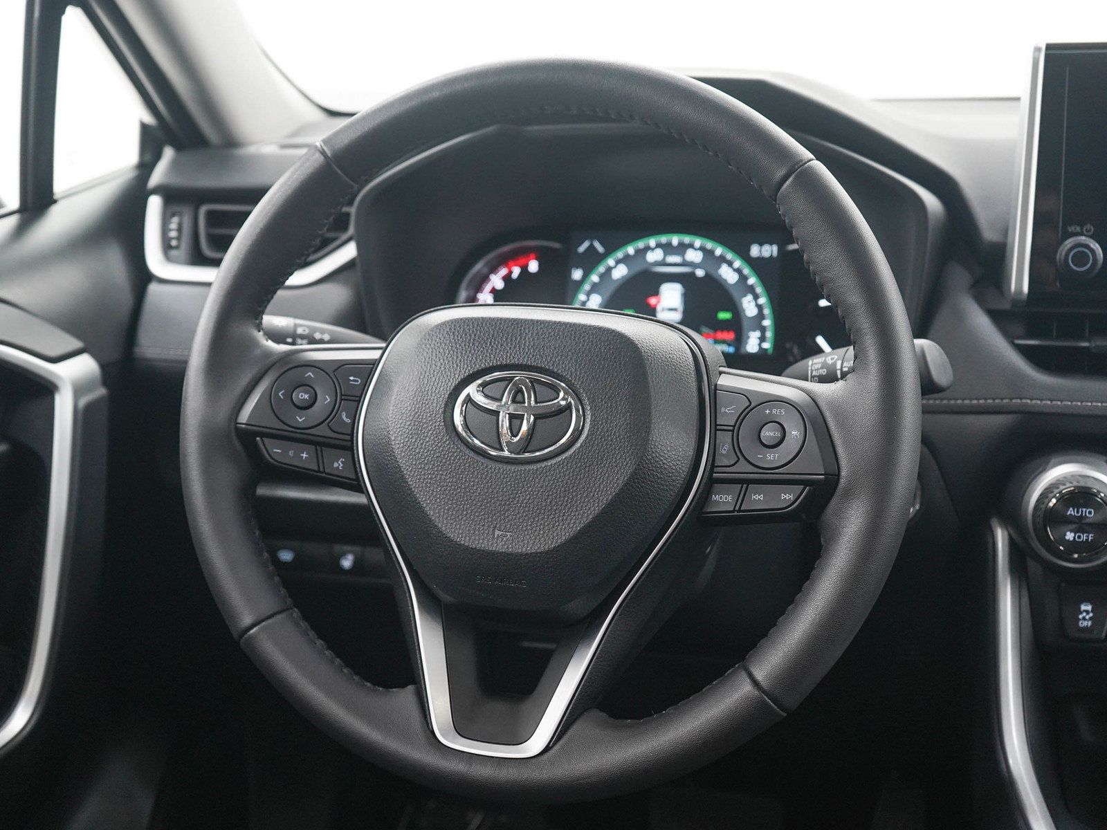 Used 2025 Toyota RAV4 XLE w/ Convenience Package AWD/4WD image 17