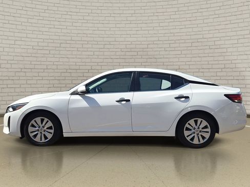 Used 2024 Nissan Sentra S FWD image 8