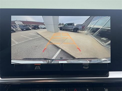 Used 2025 GMC Sierra 1500 SLT image 13