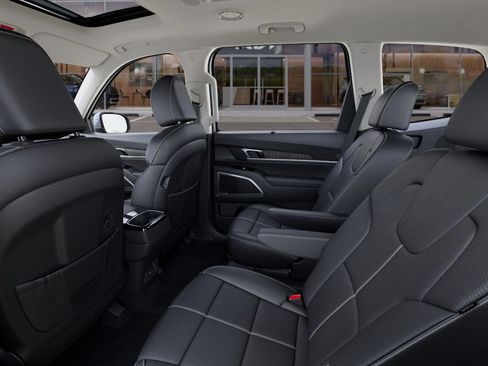 Used 2025 Kia Telluride EX w/ EX Captain's Chair Package FWD image 23
