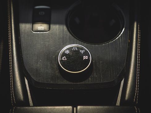 Used 2025 Nissan Rogue Platinum w/ Platinum Premium Package image 39