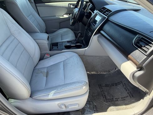 Used 2015 Toyota Camry XLE w/ Convenience Package FWD image 9