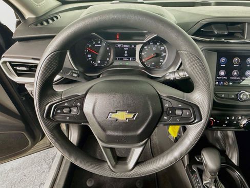 Used 2023 Chevrolet TrailBlazer LS FWD image 13