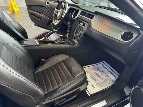 Used 2010 Ford Mustang GT RWD image 12