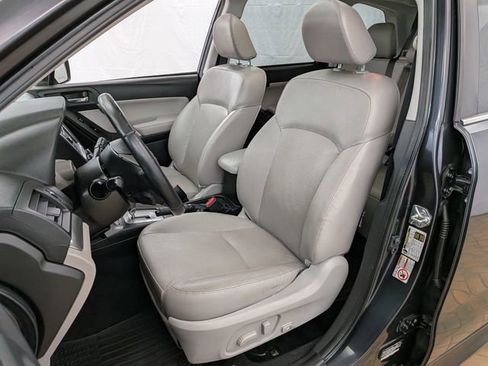 Used 2014 Subaru Forester 2.5i Touring AWD/4WD image 11
