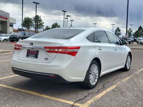 Used 2013 Toyota Avalon XLE Touring FWD image 4