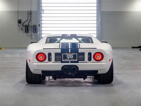 Used 2005 Ford GT image 4