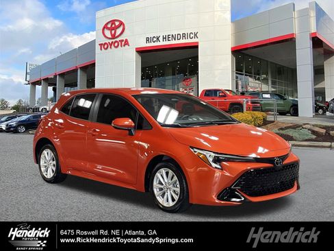 Certified 2025 Toyota Corolla SE image 1