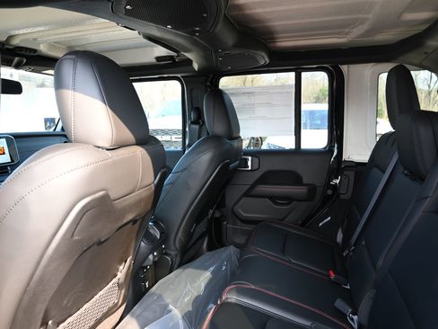 New 2026 Jeep Wrangler Unlimited Rubicon image 20