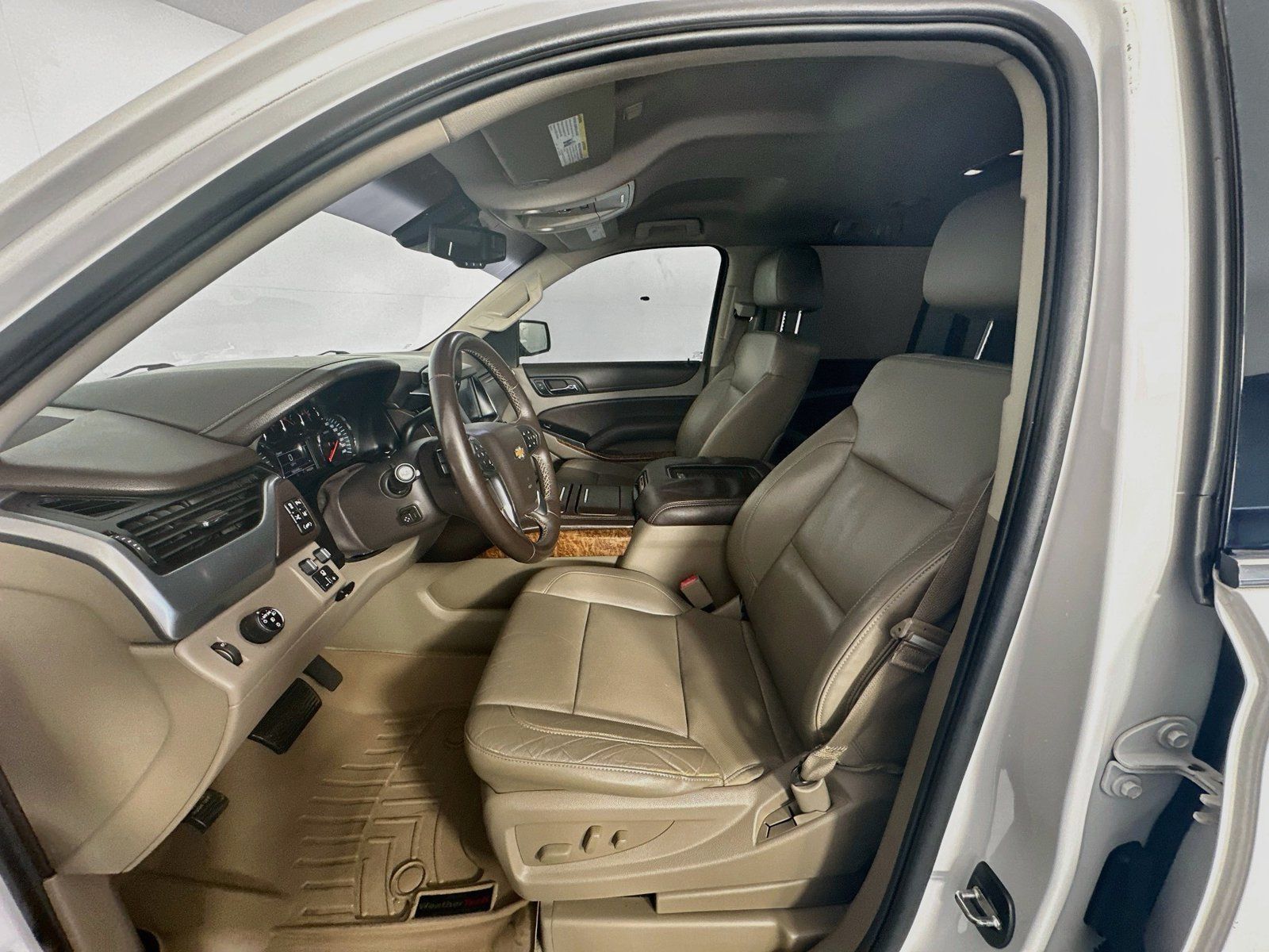 Used 2015 Chevrolet Suburban LTZ w/ Texas Edition RWD image 22