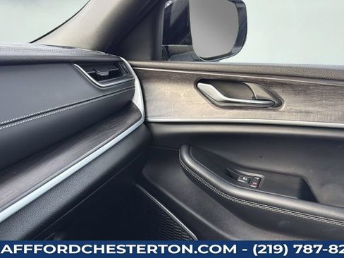 Used 2024 Jeep Grand Cherokee Limited 4xe AWD/4WD image 13